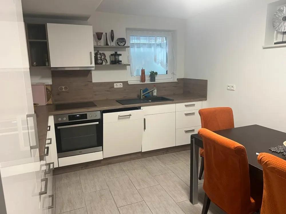 Bright Basement Apartment with 2 Rooms
