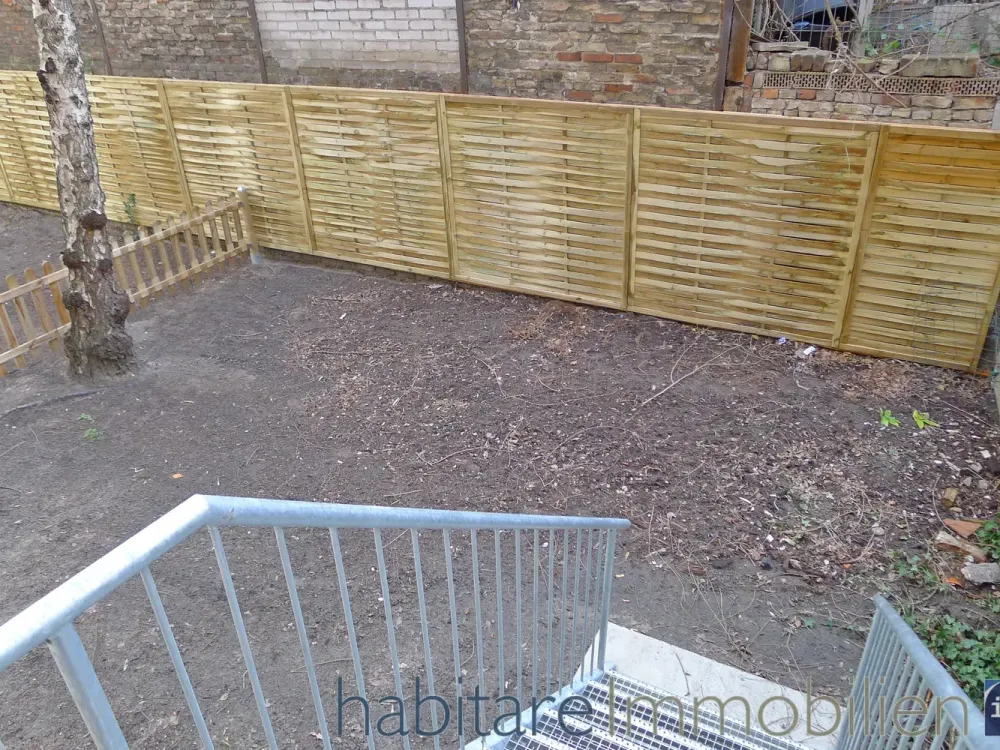 Mit eigenem Privatgarten: 2-Zimmer-Wohnung mit Wannenbad in der Rostocker Straße!