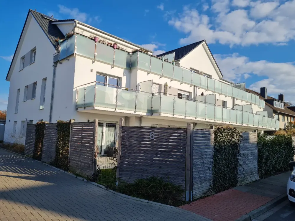Beautiful 3-Room Apartment in Ronnenberg, Direct Contact: 0511-2800618
