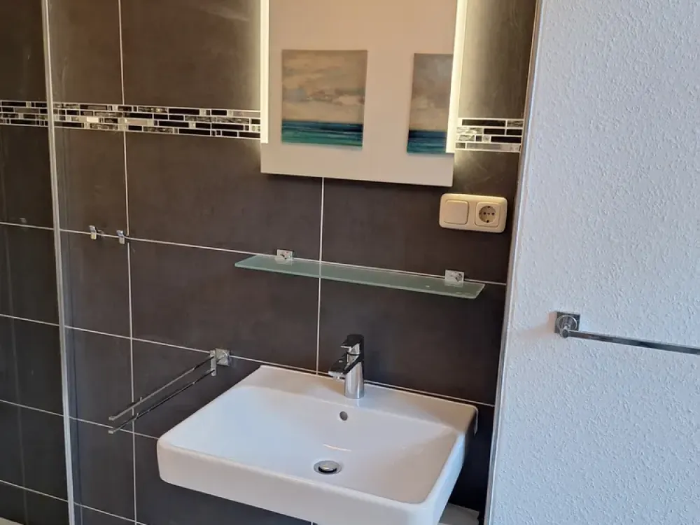 Sanierte 3-Zimmer- Altbauwohnung im Nordend - WG geeignet