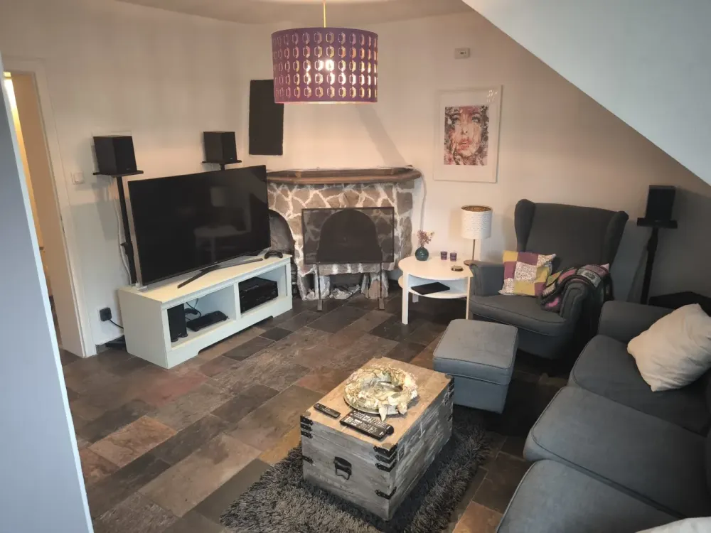 Dachgeschosswohnung in Düsseltal, Kamin, Panoramaterrasse & sehr faires Preis-Leistungs- Verhältnis