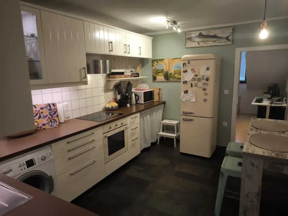 Dachgeschosswohnung in Düsseltal, Kamin, Panoramaterrasse & sehr faires Preis-Leistungs- Verhältnis