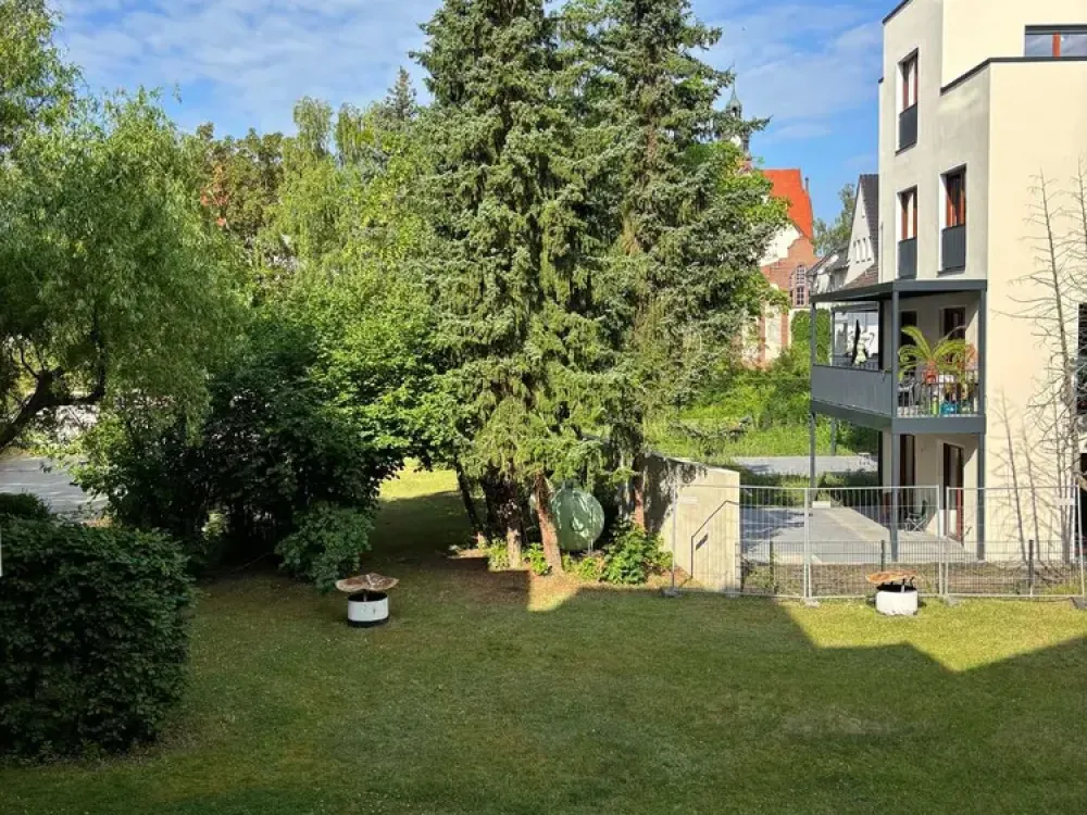 Einziehen & wohlfühlen: Vollmodernisierte 2,5 Zimmerwohnung mit EBK in Bestlage von Zehlendorf