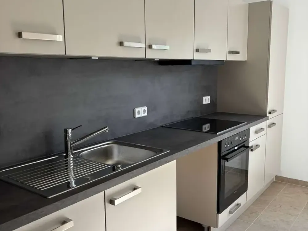 Einziehen & wohlfühlen: Vollmodernisierte 2,5 Zimmerwohnung mit EBK in Bestlage von Zehlendorf