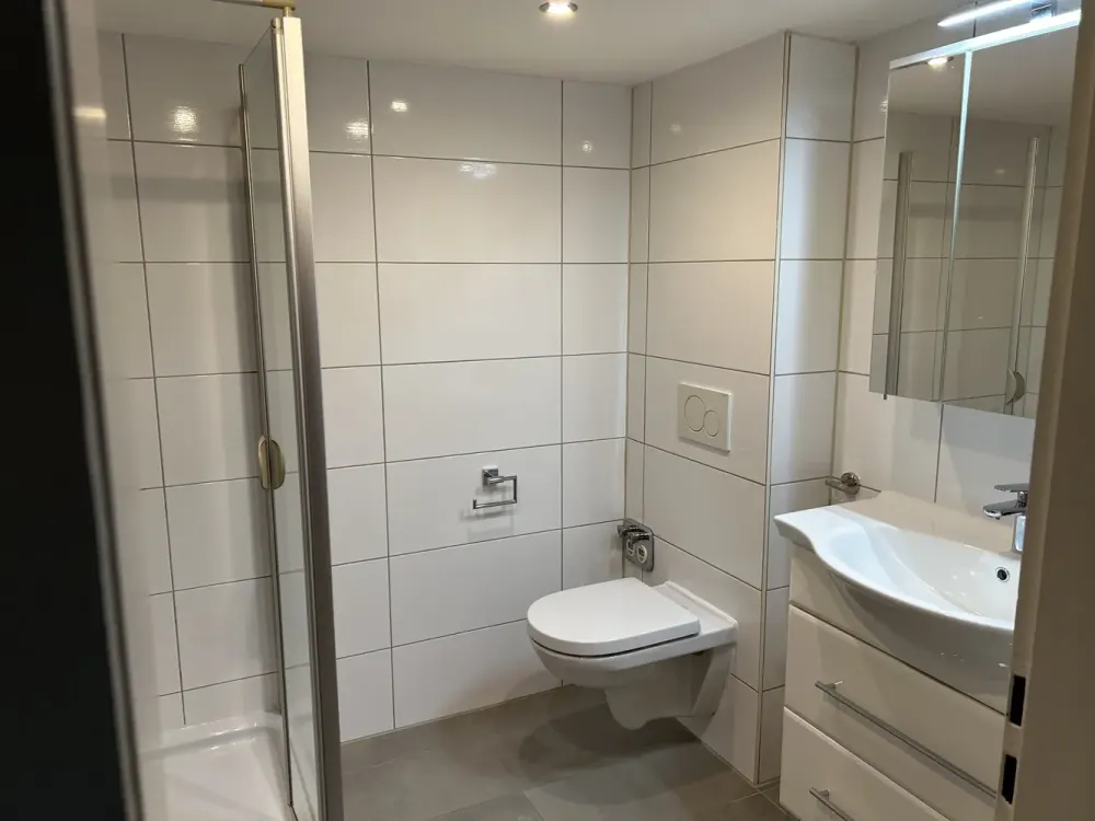 Ettlingen Neuwiesenreben: 2-Zimmer Souterrain-Wohnung