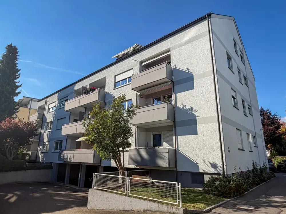 SEENAH, HELL & RUHIG! Modernisierte 2-Zimmerwohnung mit Südbalkon in FN