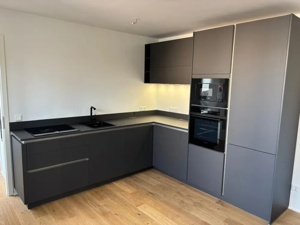 2.5-Room Apartment with Roof Terrace in Immediate Proximity to Westpark