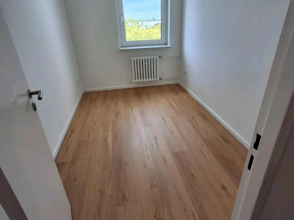 Sehr helle, frisch sanierte 2,5 Zimmerwohnung 72m²/ Mietwohnung
