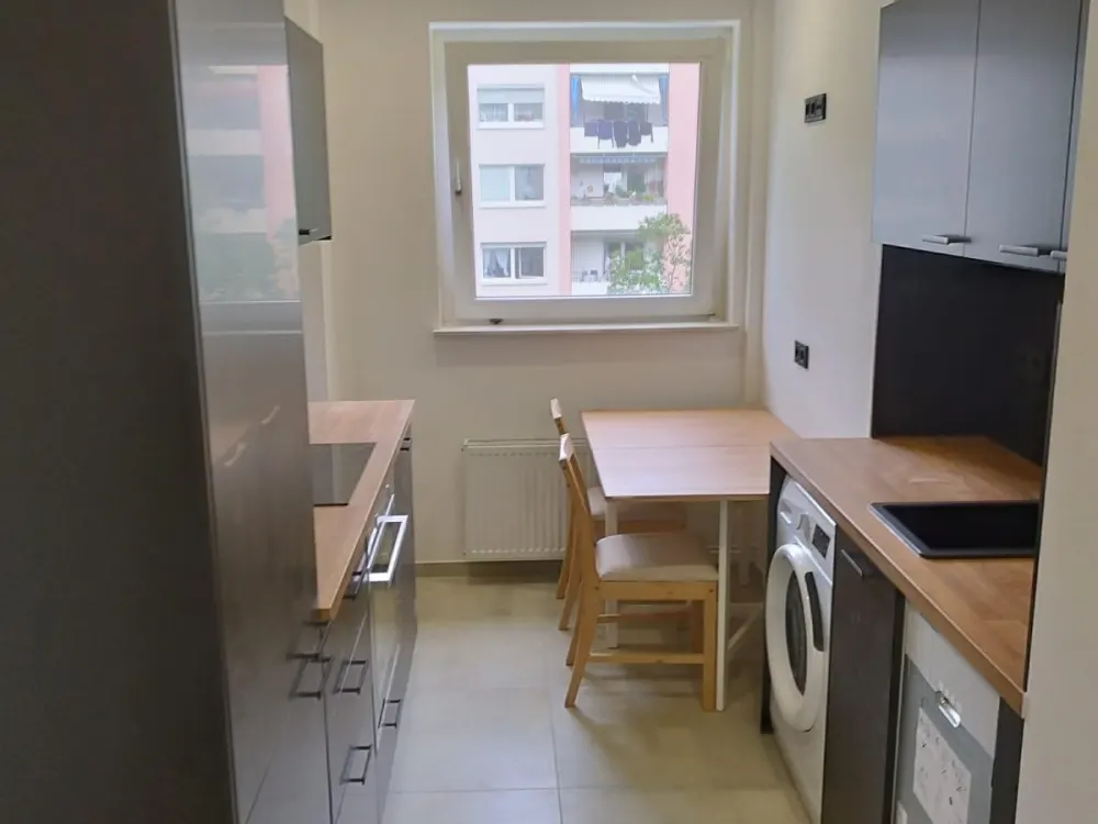 Helles WG-Zimmer in Frankfurt zu vermieten, ab 01.12.2026