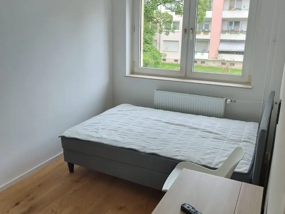 Helles WG-Zimmer in Frankfurt zu vermieten, ab 01.12.2026