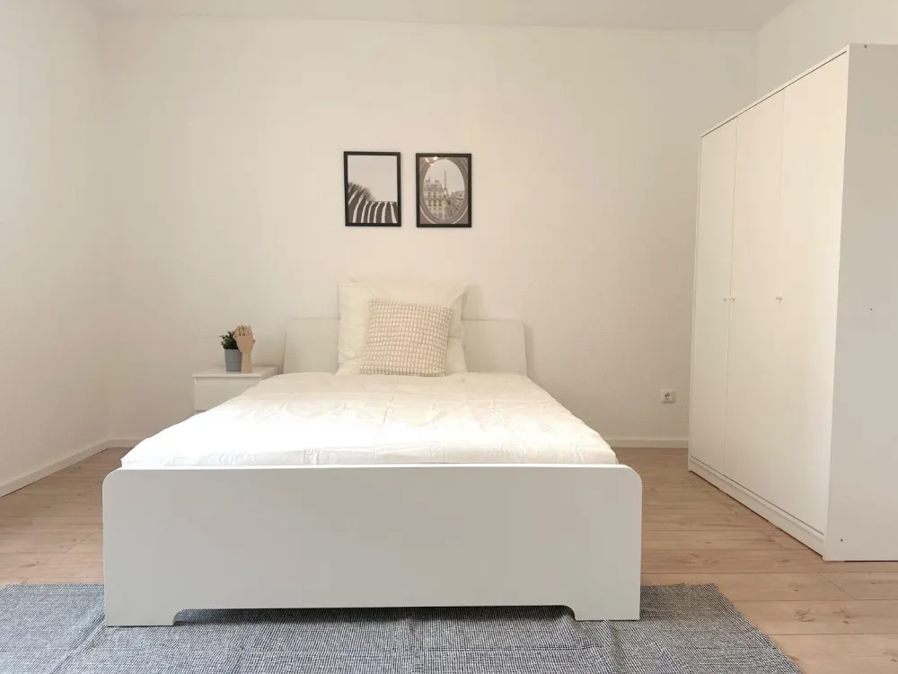 Zwei möblierte Zimmer frei in moderner 4er-WG, Wasgaustraße 47, Frankfurt am Main!
