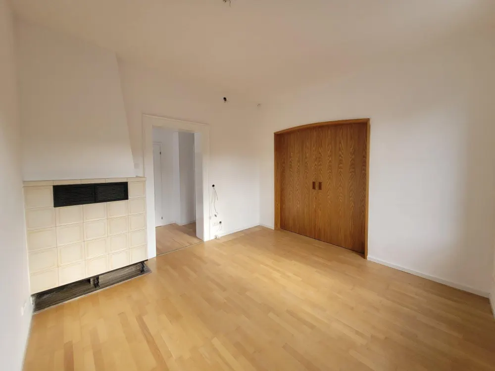 aussergewöhnliche teilmöbelierte Wohnung in Duisburg Süd