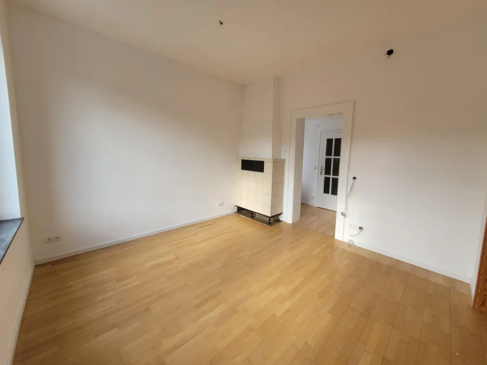 aussergewöhnliche teilmöbelierte Wohnung in Duisburg Süd