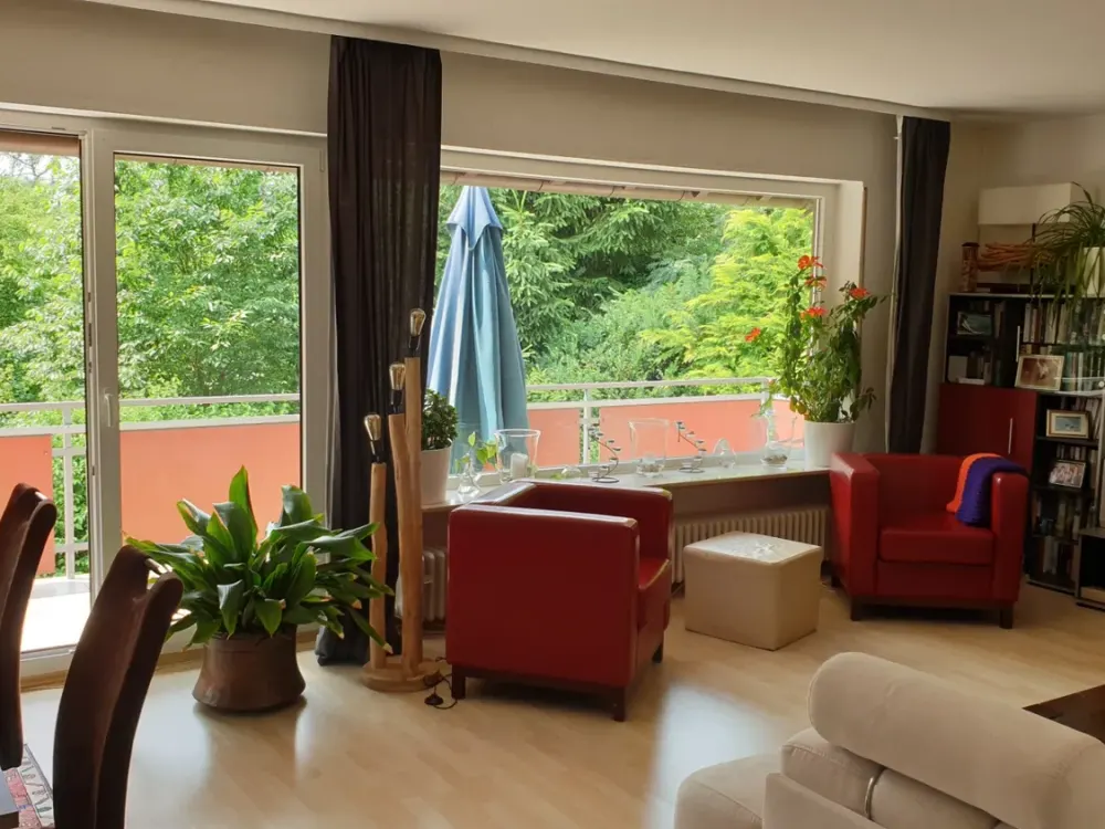 Wunderbar helle 4-Zi-Whg., ruhige Waldrandlage mit Balkon in Vockenhausen