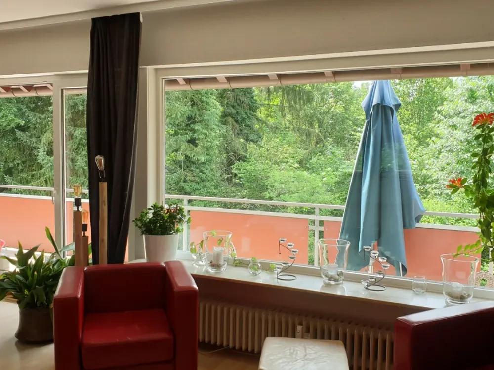 Wunderbar helle 4-Zi-Whg., ruhige Waldrandlage mit Balkon in Vockenhausen