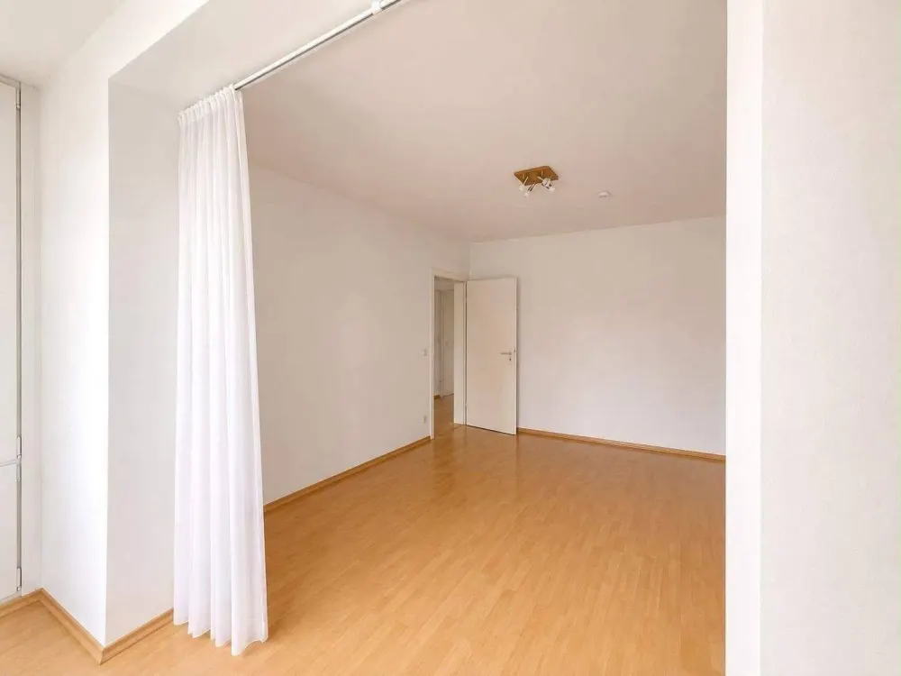 110 m² Altbau im Westend-Süd mit Balkon & Einbauküche