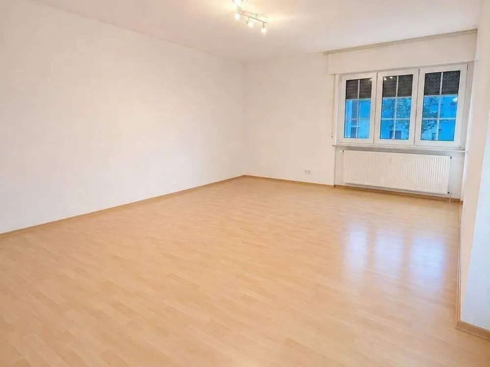 110 m² Altbau im Westend-Süd mit Balkon & Einbauküche