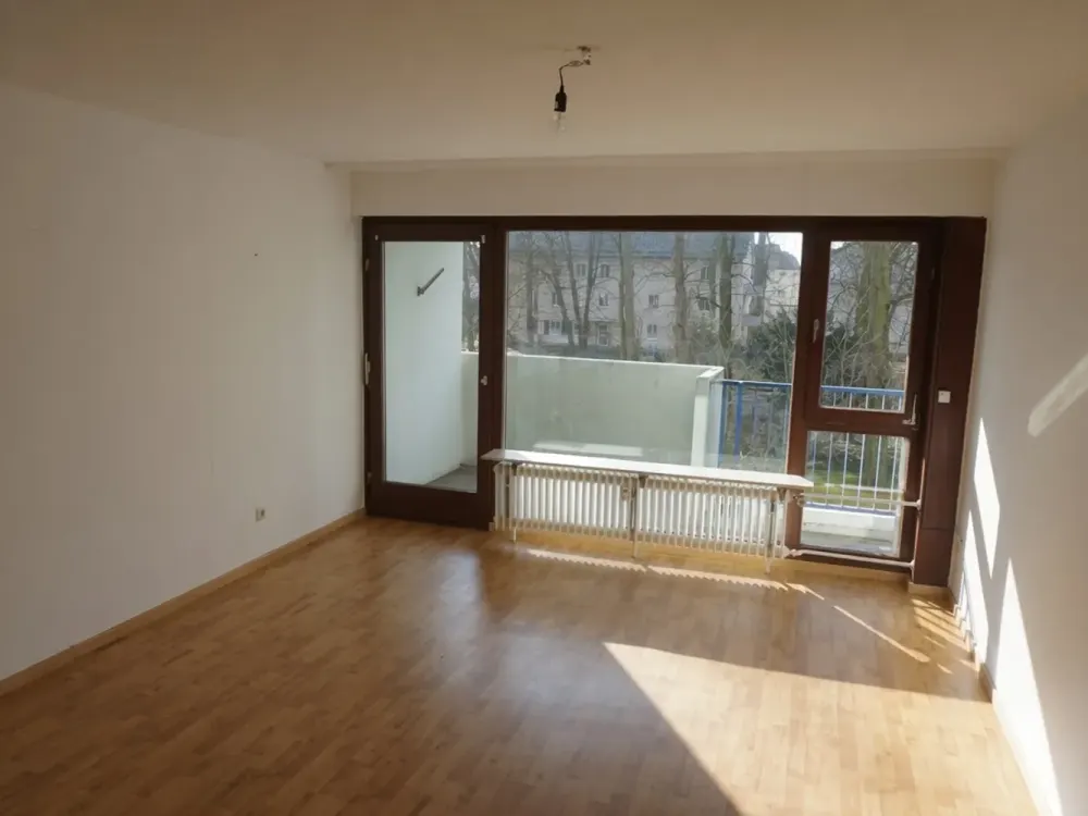 2-ZW Eschersheim mit Balkon in ruhiger Lage