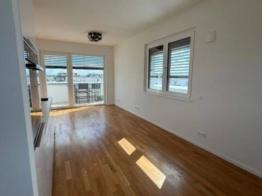 Modernes Wohnen am Wasser: Lichtdurchflutete Wohnung mit Dahme-Blick