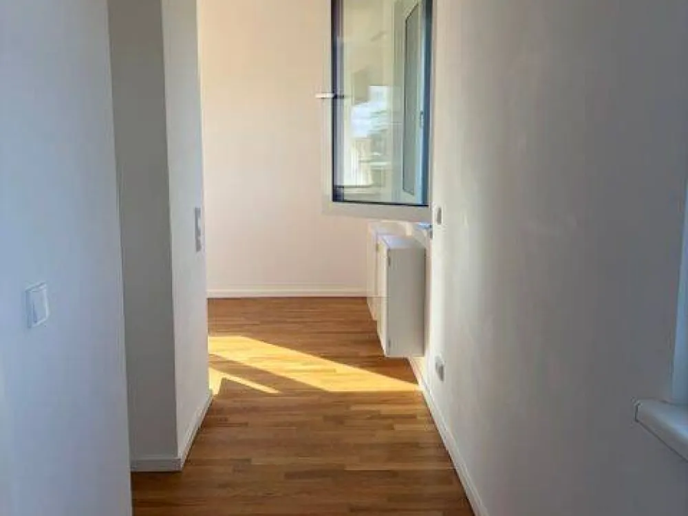 Modernes Wohnen am Wasser: Lichtdurchflutete Wohnung mit Dahme-Blick