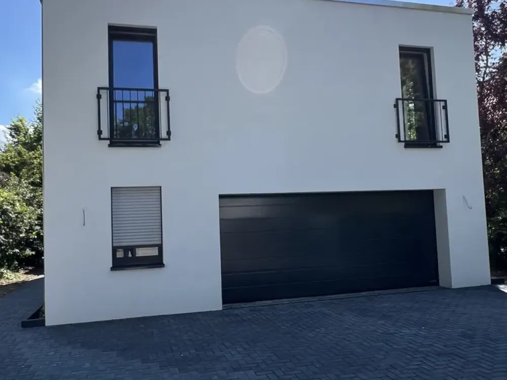 Neubau Erstbezug: Exklusives Haus-im-Haus mit Dachterrasse in Bestlage von Isernhagen-Süd