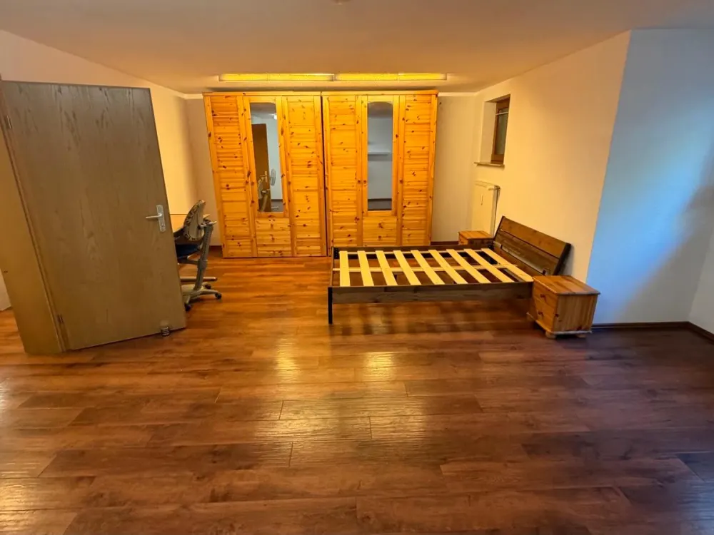Cozy, Partially Furnished Granny Flat