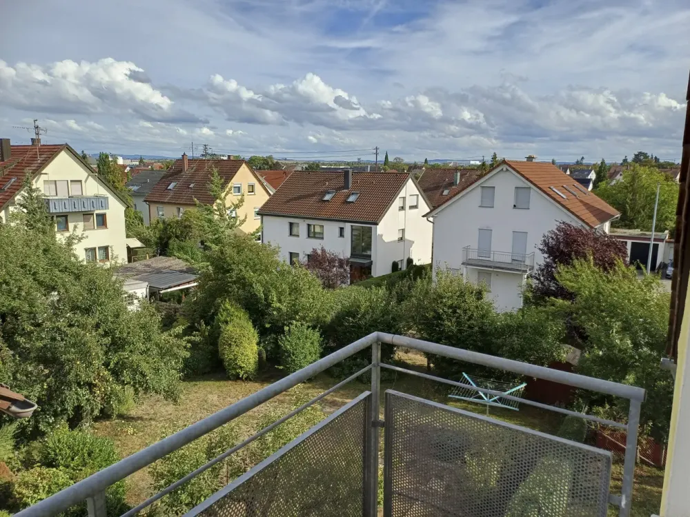 Äußerst reizvolles DG,Balkon,Ausblick,sehr hell,teils Parkett,Bad&WC getrennt,alles gepflegt,Toplage
