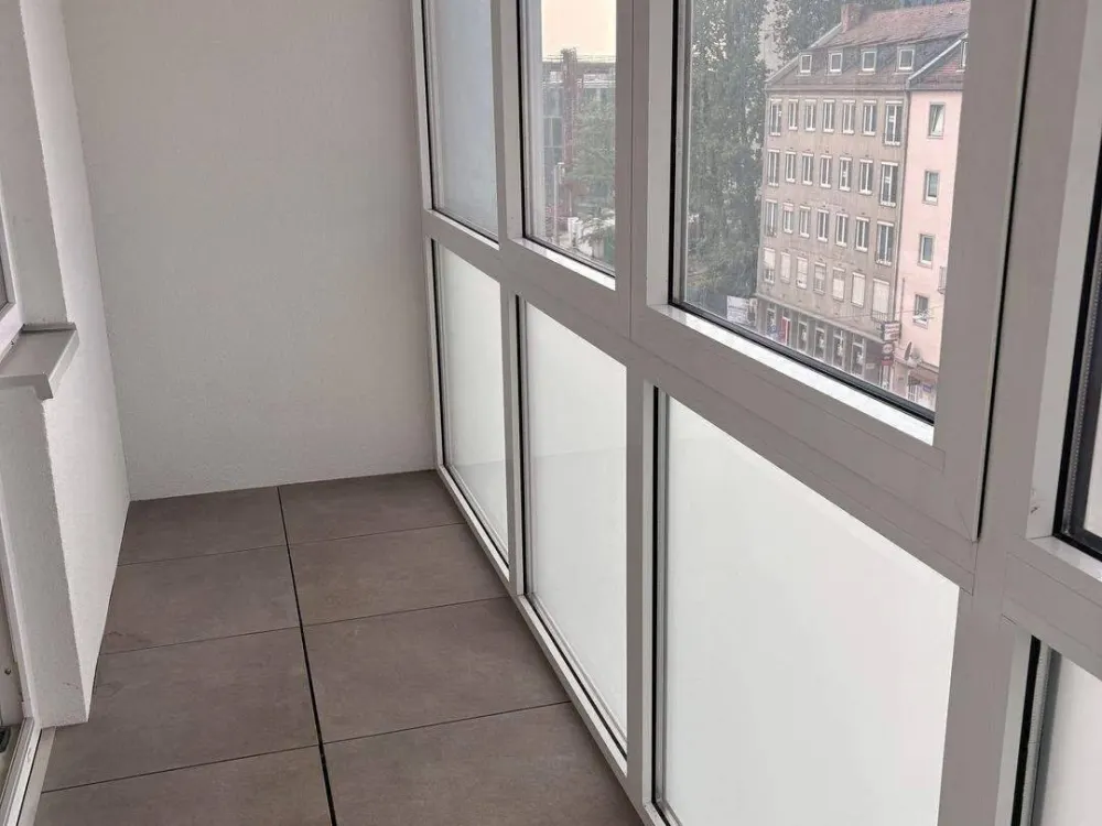 Ideale als WG, großzügige, gepflegt 3-Zimmer-Wohnung mit Wintergartenbalkon - Stadtteil Rennweg