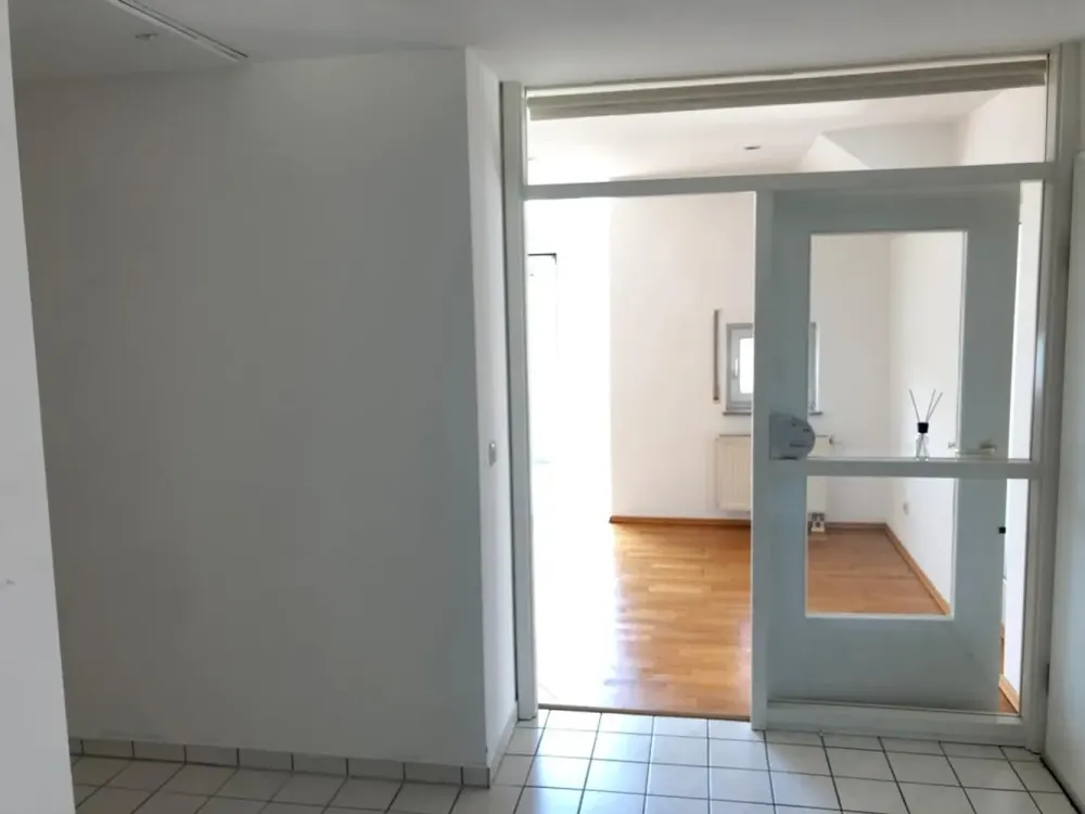 3,5-Zimmer-Wohnung mit Tiefgarage in Stuttgart