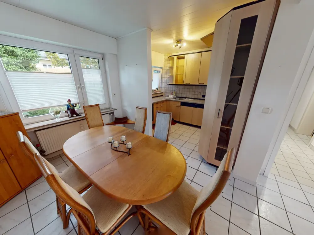 Gut aufgeteilte 62 m² Wohnung in Leverkusen-Wiesdorf zu vermieten: 6 Räume, Einbauküche & top gesich