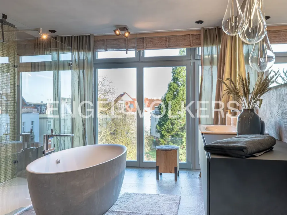 Exklusive Maisonette-Wohnung, Stilvolles Wohnen auf Zeit mit Garten und Terrasse
