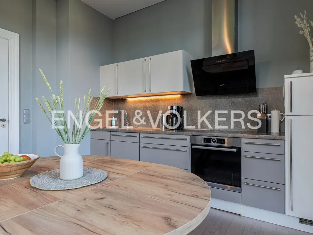 Exklusive Maisonette-Wohnung, Stilvolles Wohnen auf Zeit mit Garten und Terrasse