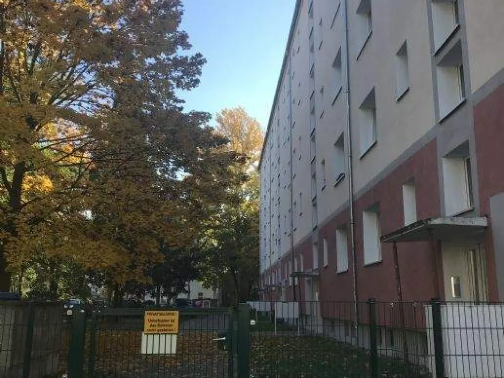 SENIORENGERECHTES BEHINDERTENGERECHTES BARRIEREARMES- WOHNEN 1-ZIMMER WOHNUNG BALKON AUFZUG ABGESCHLOSSENE ANLAGE BETREUENG IM HAUS