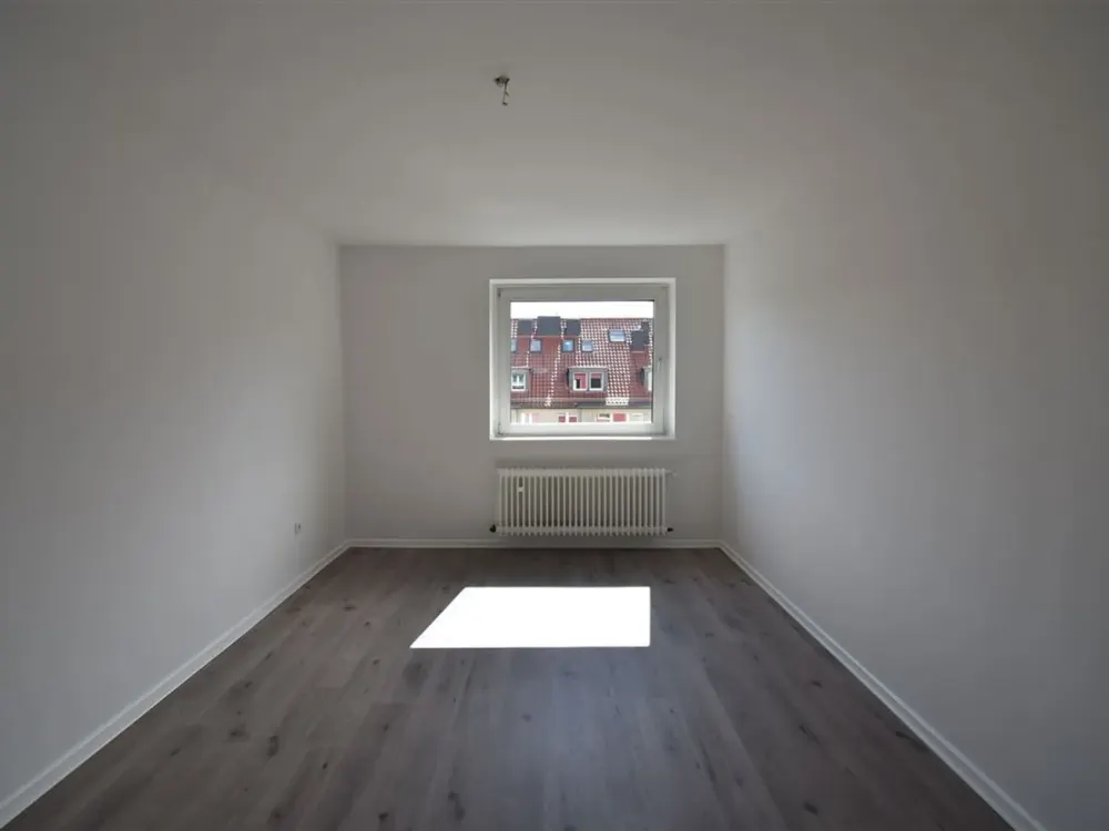Auch als WG geeignet! Renovierte 2-Zi-Whg mit Balkon