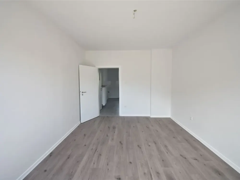 Auch als WG geeignet! Renovierte 2-Zi-Whg mit Balkon