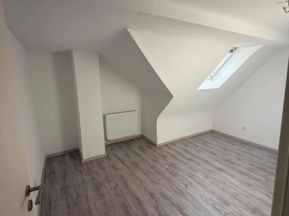 Erstbezug nach Sanierung - 3 ZKB Dachgeschoss