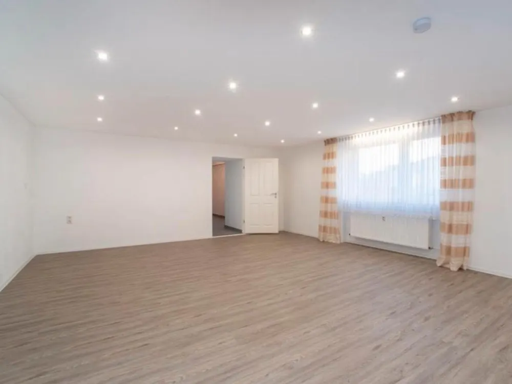 Großzügige 3-Zimmer Erdgeschosswohnung in Kutzhof