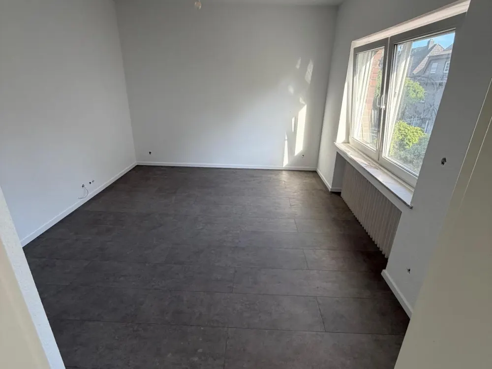 Kernsanierte Wohnung im 1.OG zu vermieten
