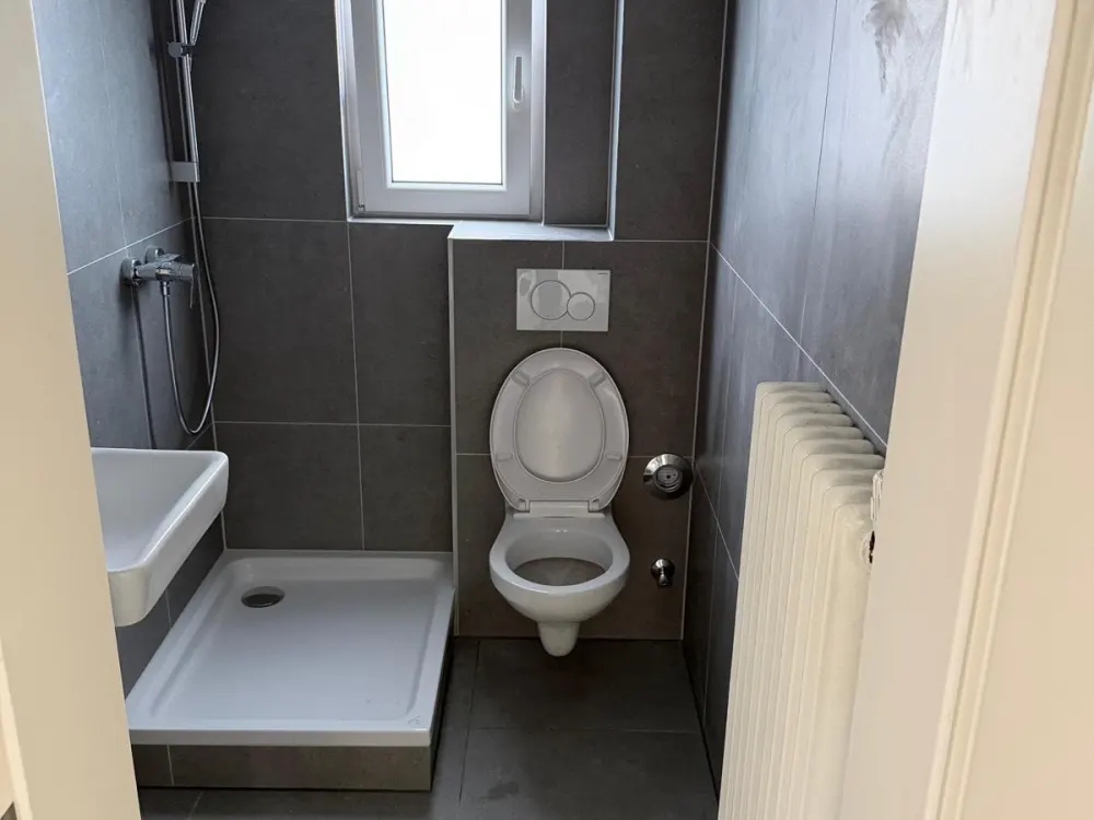 Kernsanierte Wohnung im 1.OG zu vermieten