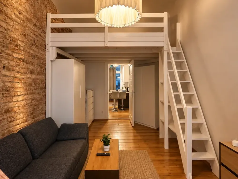 Stilvolle möblierte 1-Zimmer-Wohnung mit Balkon in Moabit am Kanal | All-inclusive
