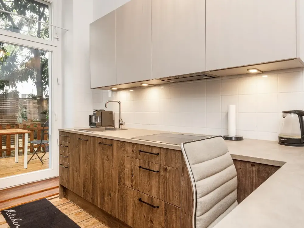 Stilvolle möblierte 1-Zimmer-Wohnung mit Balkon in Moabit am Kanal | All-inclusive