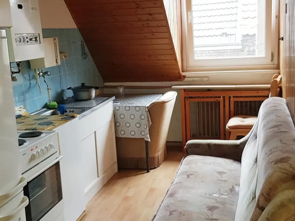 Helle Möbliert 3 Zimmer- Wohnung . Sofort, Top Lage!
