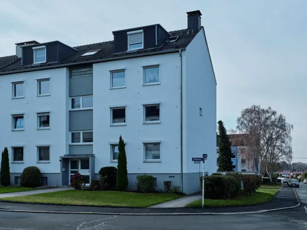 Gepflegte 1,5-Zimmer-DG-Wohnung mit Balkon, EBK und Garage in Dortmund