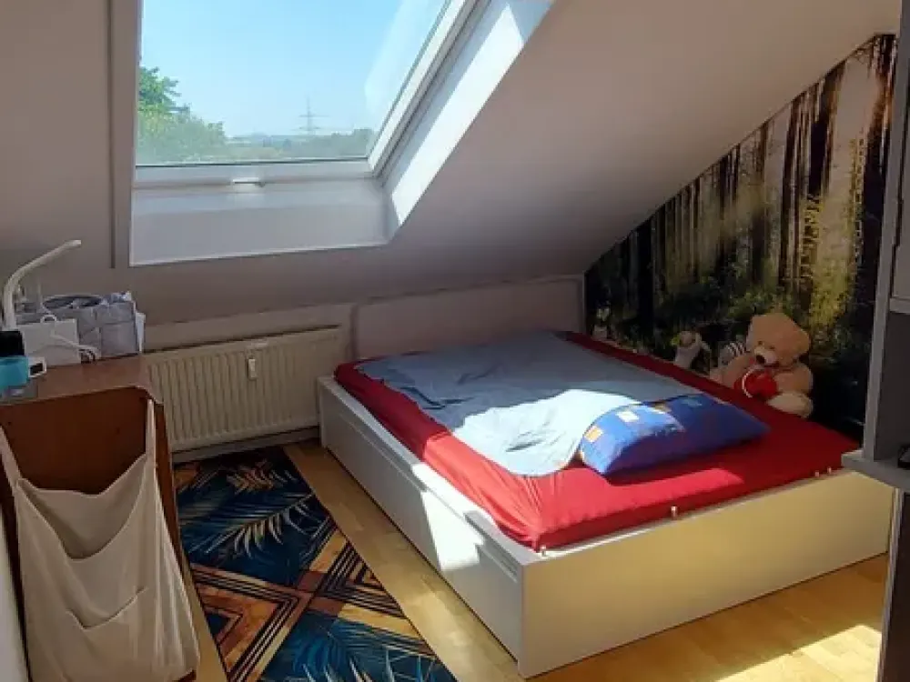 Gepflegte 1,5-Zimmer-DG-Wohnung mit Balkon, EBK und Garage in Dortmund