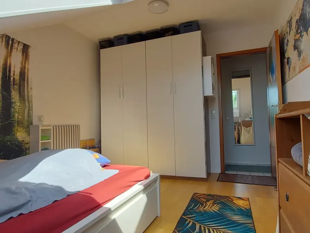 Gepflegte 1,5-Zimmer-DG-Wohnung mit Balkon, EBK und Garage in Dortmund