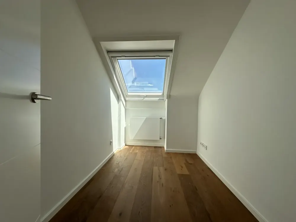Luxus über den Dächern Stuttgarts - Modernes Wohnen mit Dachloggia und Garage+EBK und Klima