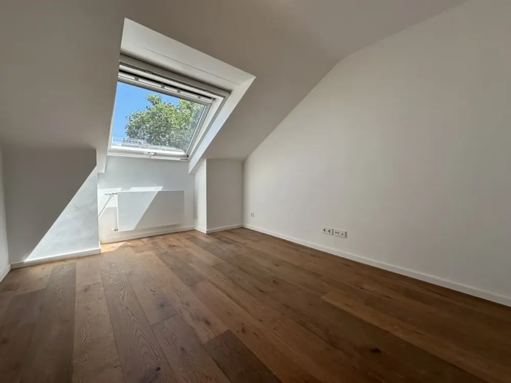 Luxus über den Dächern Stuttgarts - Modernes Wohnen mit Dachloggia und Garage+EBK und Klima