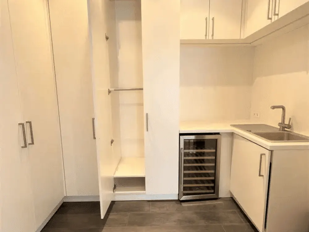 Großzügige Vier-Zimmer-Wohnung im dritten Obergeschoss
