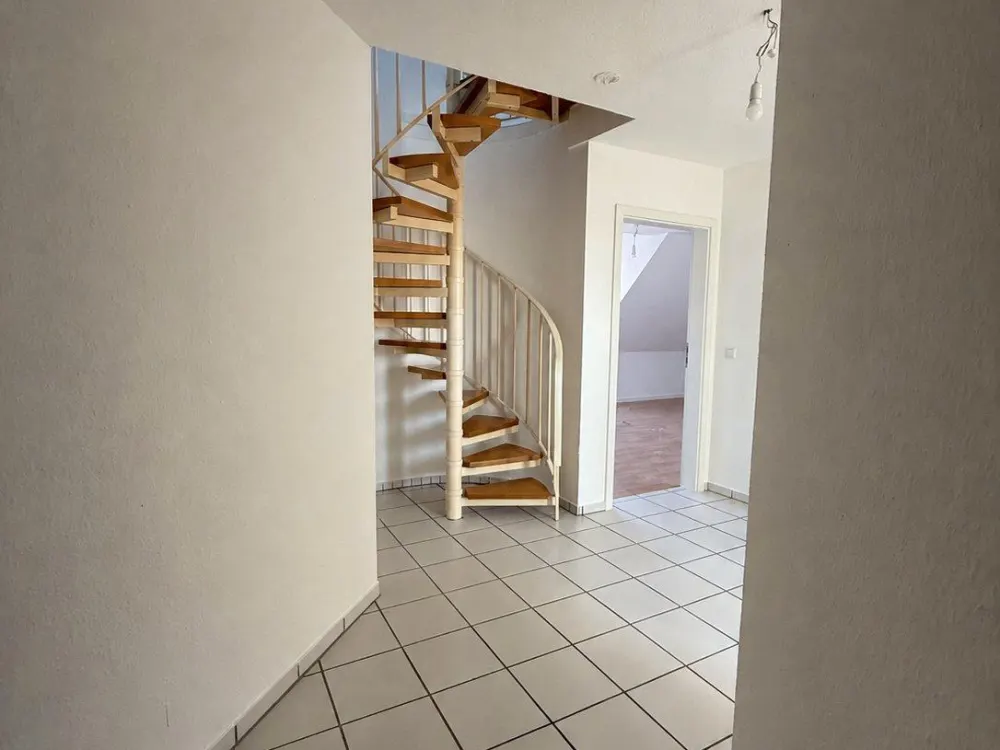 Well-laid-out 2-room attic apartment in a quiet location