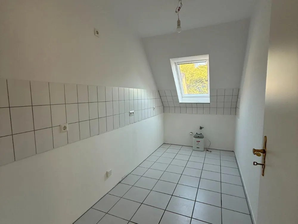 Well-laid-out 2-room attic apartment in a quiet location